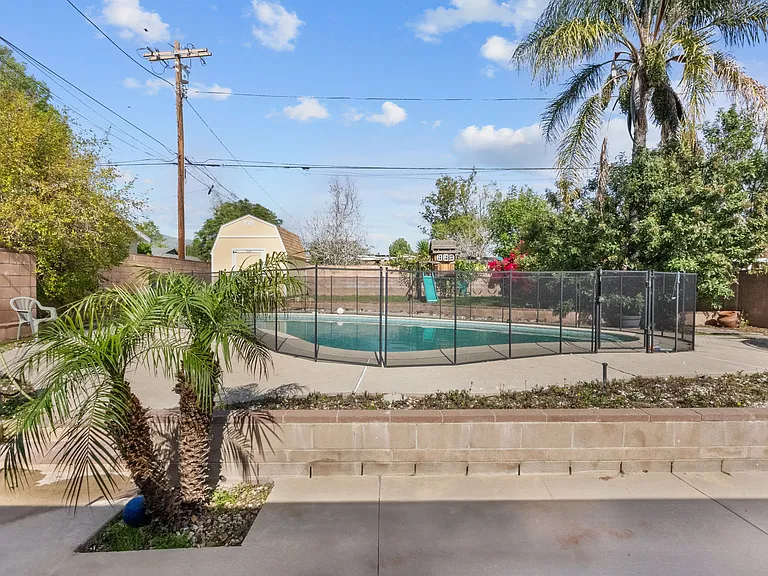 17161 Ludlow St — Photo 16