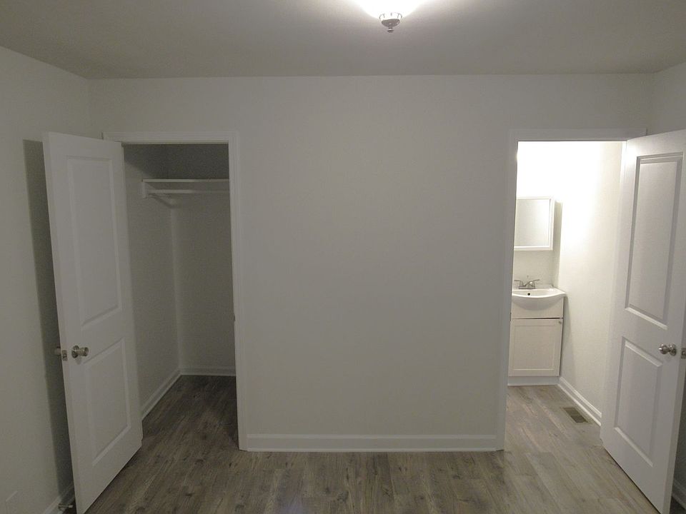 2nd image of 701 Bacon St