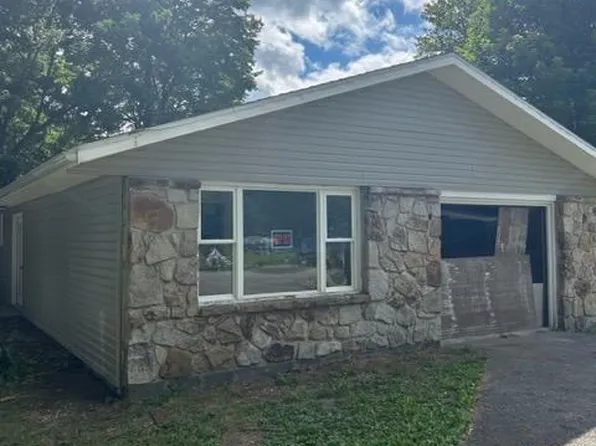 102 Powles Dr, Oakland, MD 21550