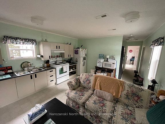 4th image of 124 Cloutier Rd #D