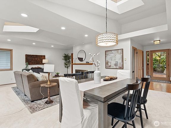 5th image of 11904 Lakeside Avenue NE
