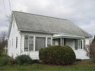 512 S Clark St, Chesaning, MI 48616