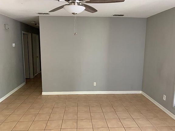 2nd image of 800 N 32nd St