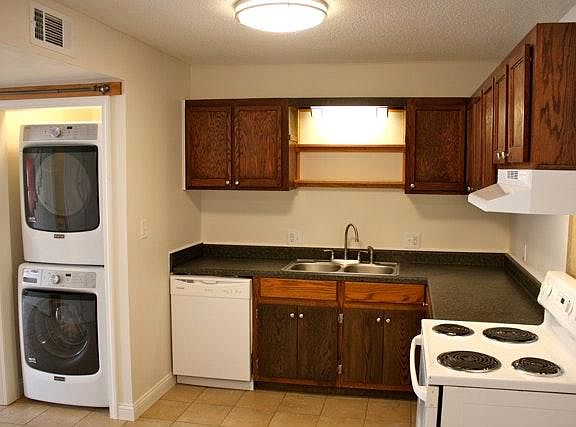 4th image of 808 W Lawson St APT 2