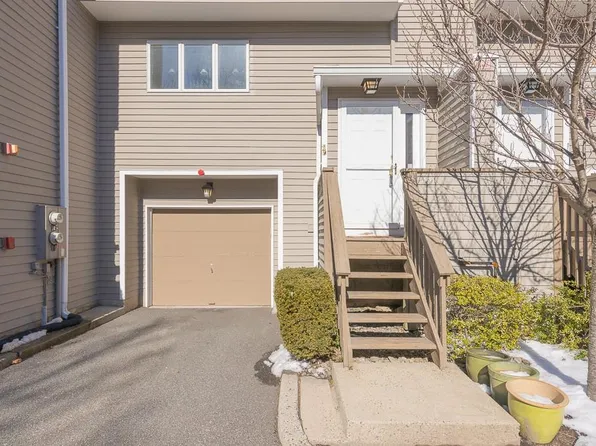 101 Village Green, Bardonia, NY 10954