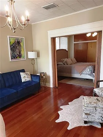 2 bed, 1.0 bath, 1050 sqft, $1,750 — Photo 2