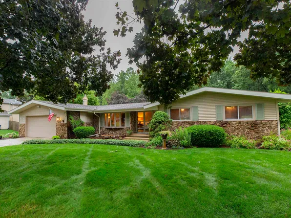 12069 Timberline Trce N, Granger, IN 46530
