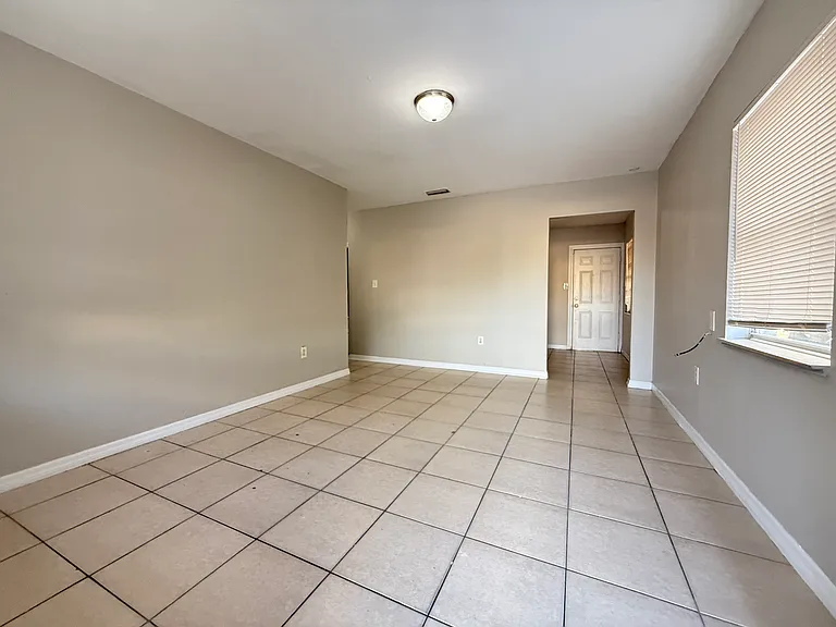 Spacious living room