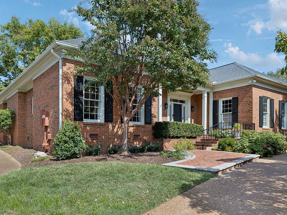 1st image of 114 Chatsworth Dr
