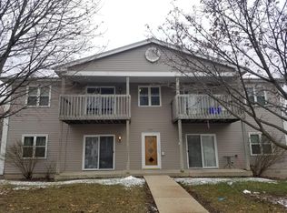 2046 Cliff Alex Ct S APT 3, Waukesha, WI 53189