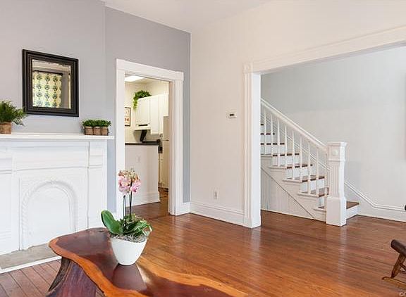 5th image of 1114 W 22nd St
