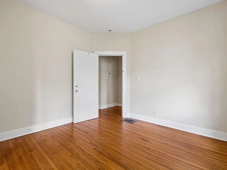 402 Fairfax Ave — Photo 21
