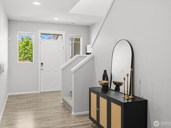 3rd image of 3610 127th Avenue NE