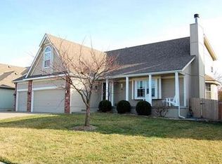 813 SE 12th Ter, Lees Summit, MO 64081