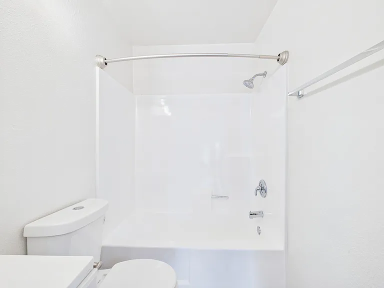 Available Apartment in North Park — Photo 60