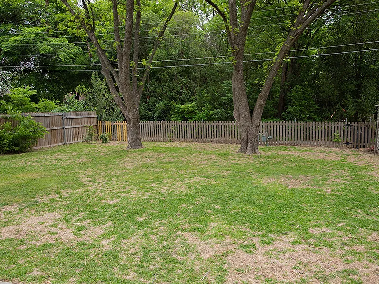 10028 San Lorenzo Dr — Photo 15