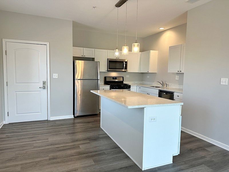 1st image of 301 N Madison St #4A