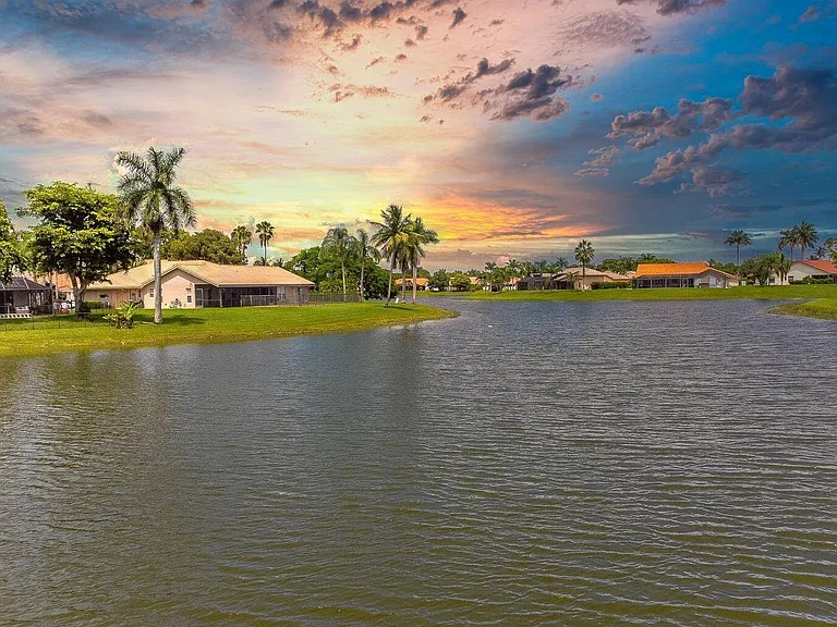 20725 Waters Edge Ct — Photo 30