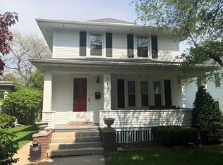 915 N 8th St, Manitowoc, WI 54220