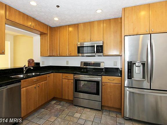 3rd image of 22 Cottonwood Ct