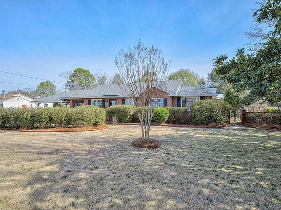 3rd image of 1922 Elizabeth Drive