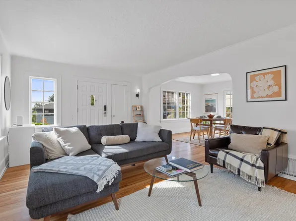 (undisclosed Address), Portland, OR 97215