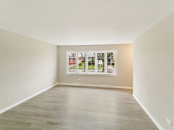 5th image of 2655 Christina Dr