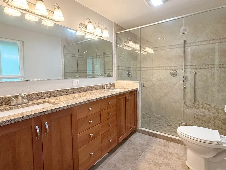 18913 SE 44th Pl — Photo 13