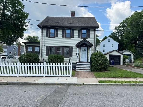 40 Kingsland Rd, West Roxbury, MA 02132