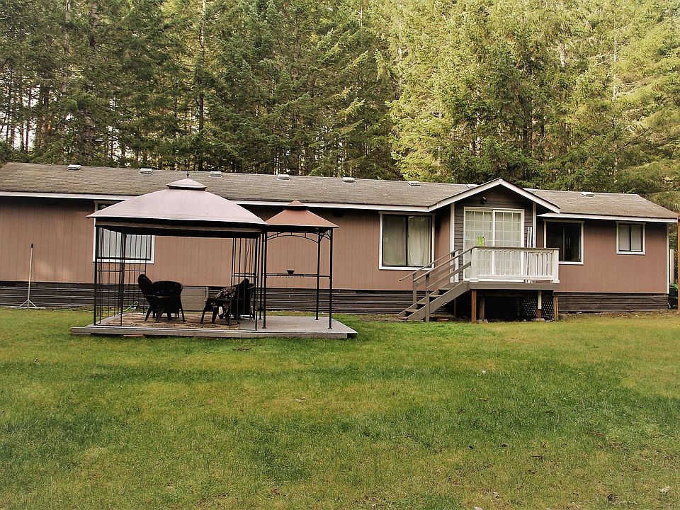 Gazebo not included (it's tenant's).