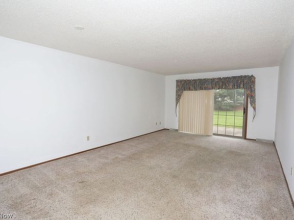 5th image of 810 Southwestern Run Unit 15
