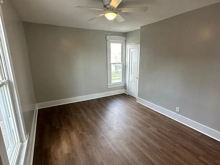 407-409 S Mulberry St #409 — Photo 4