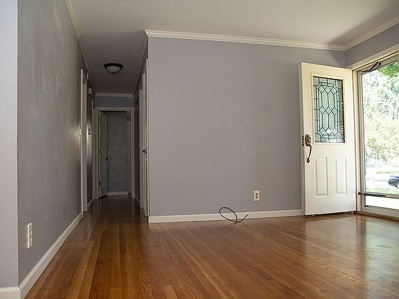 5th image of 1303 NE 75th St