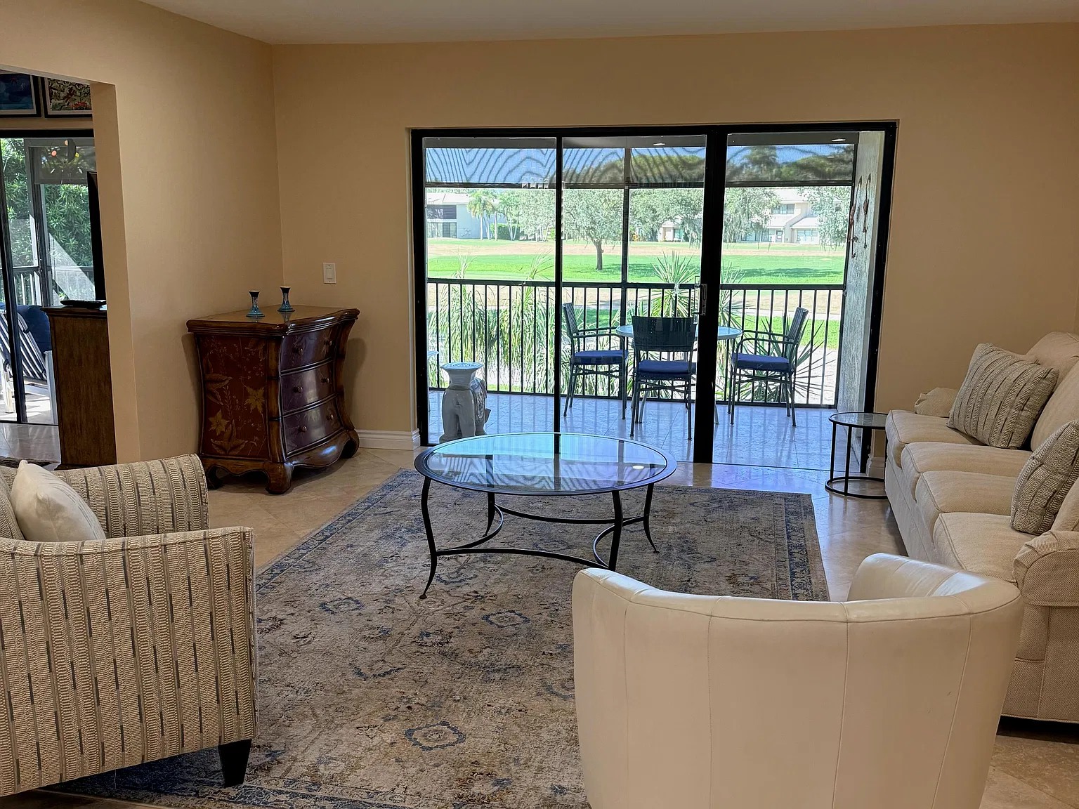 3 bed, 2.0 bath, 1617 sqft, $7,000 — Photo 2