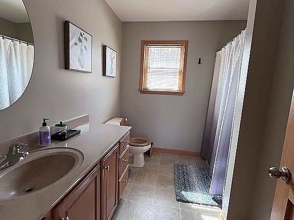 3rd image of 79 Stephen Dr