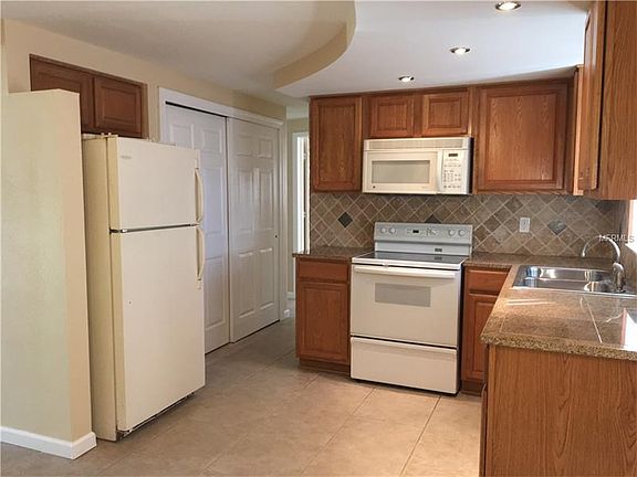 2nd image of 4050 Dalwood Dr