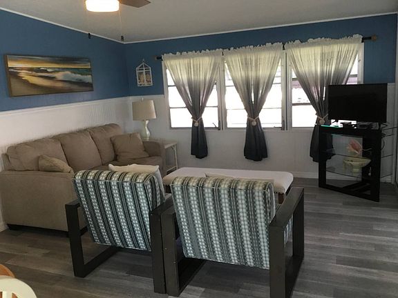 2nd image of 100 Pier B