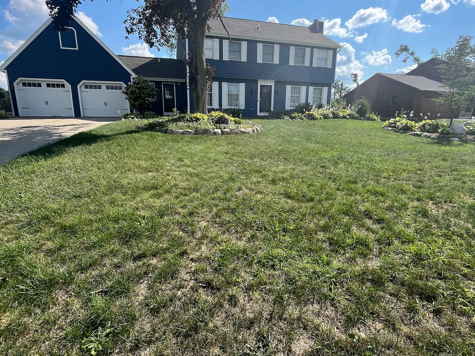 4 bed, 2.5 bath, 2480 sqft, $2,500 — Photo 2