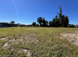 636 SW 12th Ter, Cape Coral, FL 33991