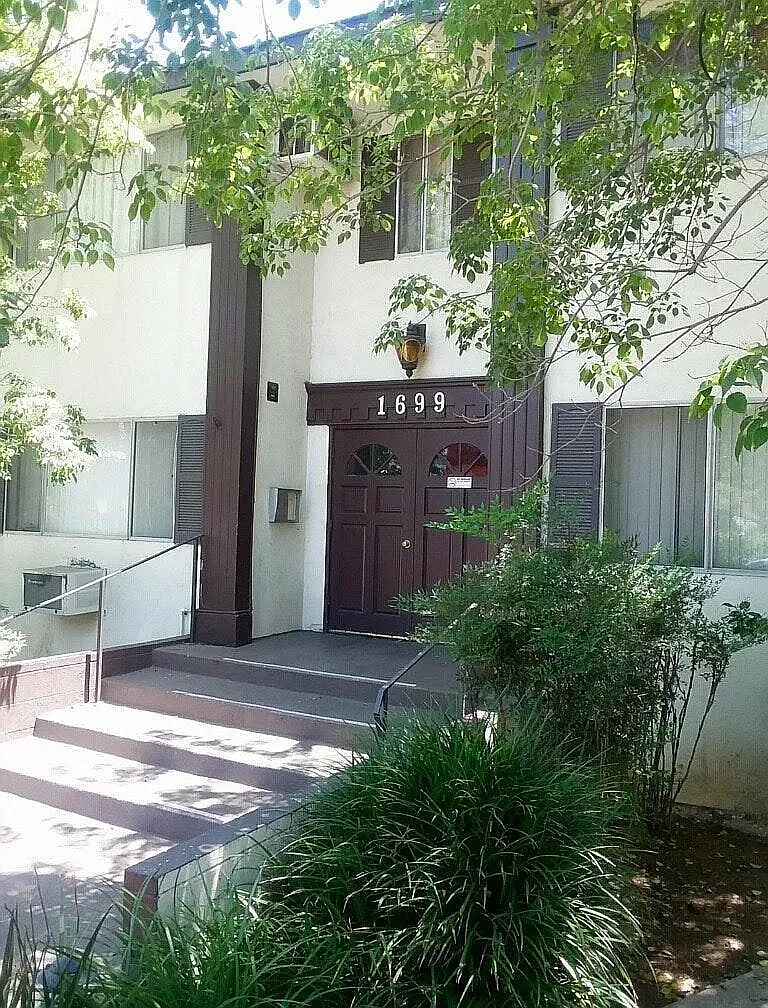 1699 Amberwood Apartments — Photo 1