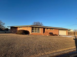502 7th St, Victoria, KS 67671