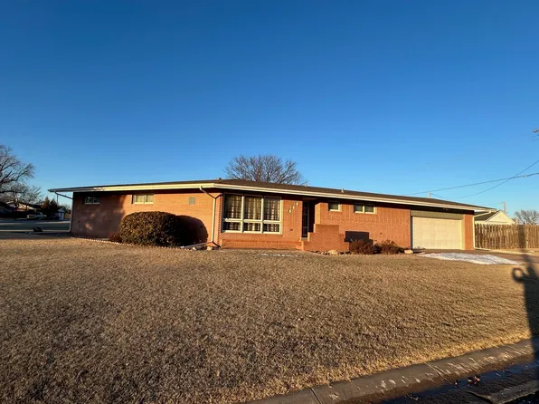 502 7th St, Victoria, KS 67671