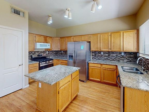 2nd image of 1153 W Elgin St