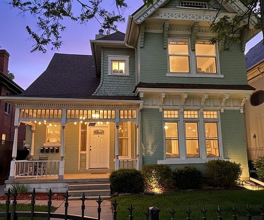 1st image of 208 S Lincoln Street