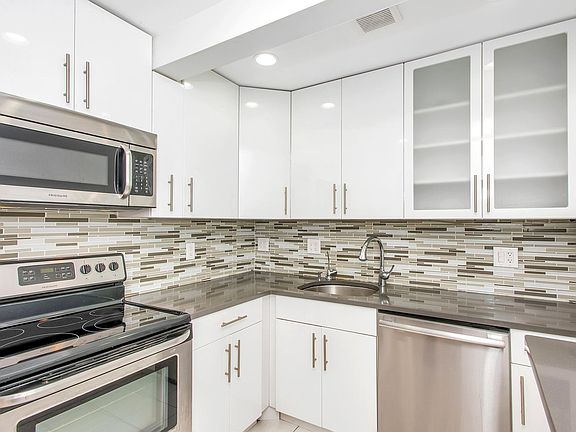 3rd image of 117 Dehaven Dr APT 140
