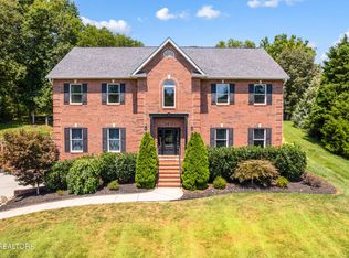 2613 Cross Creek Dr, Maryville, TN 37803