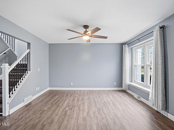 3rd image of 6655 Garden Rd