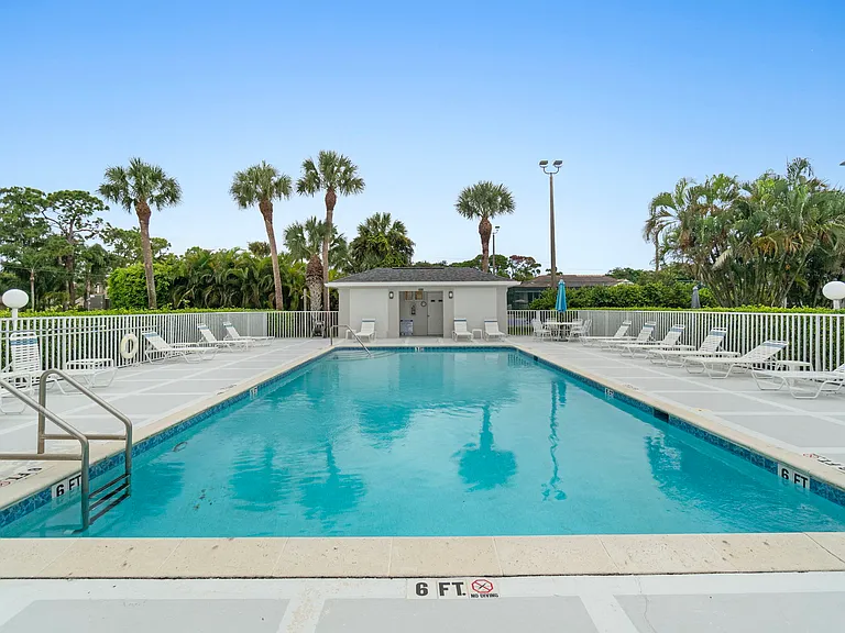 1310 Charleston Square Dr #202 — Photo 79
