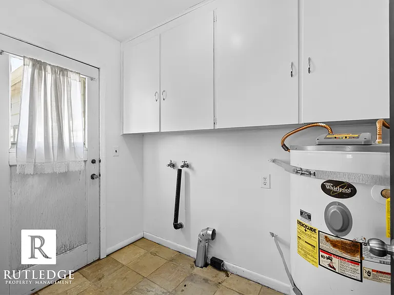 307 Monroe St — Photo 15
