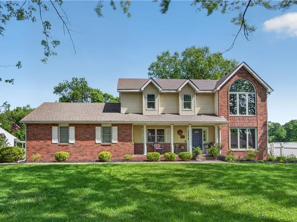 1301 Bitner Dr, Pittsburg, KS 66762